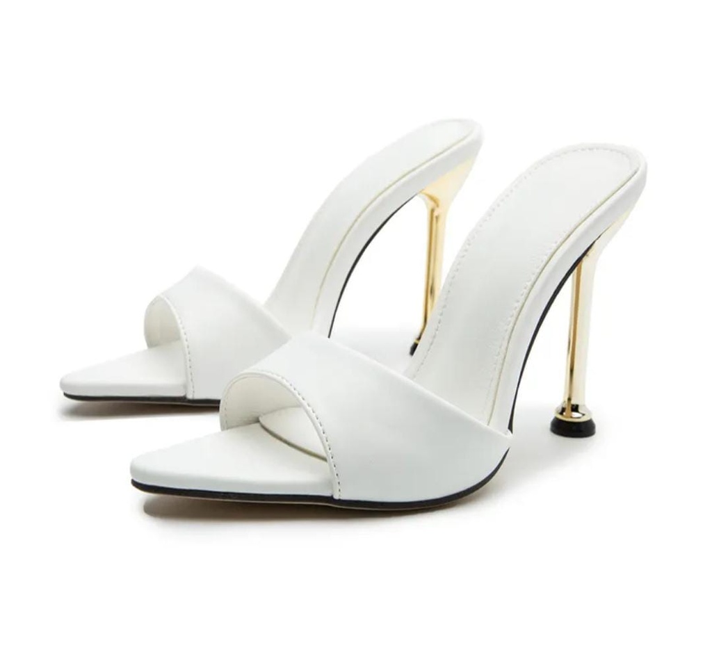 Pointed heels white